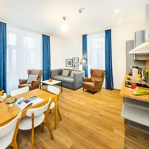 Jimmy's Emerald Hotel de apartamente