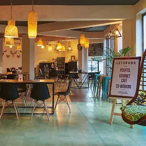 Minimalist One Hauz Khas Village מלון ניו דלהי