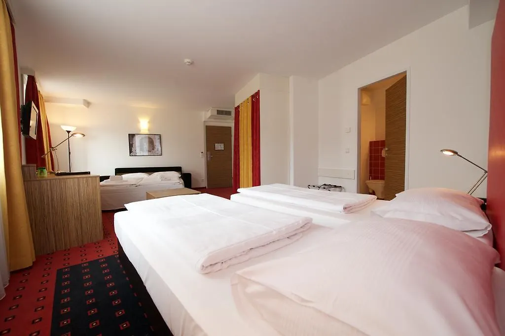 Senator Hotel Wien