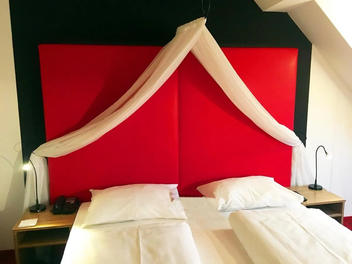 Senator Hotel Wien 4*,